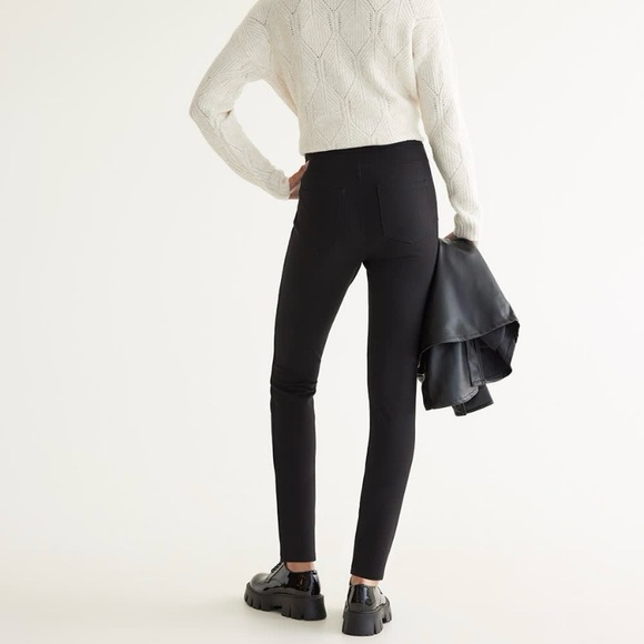 Reitmans Plaid Black Leggings size large - Picture 2 of 8